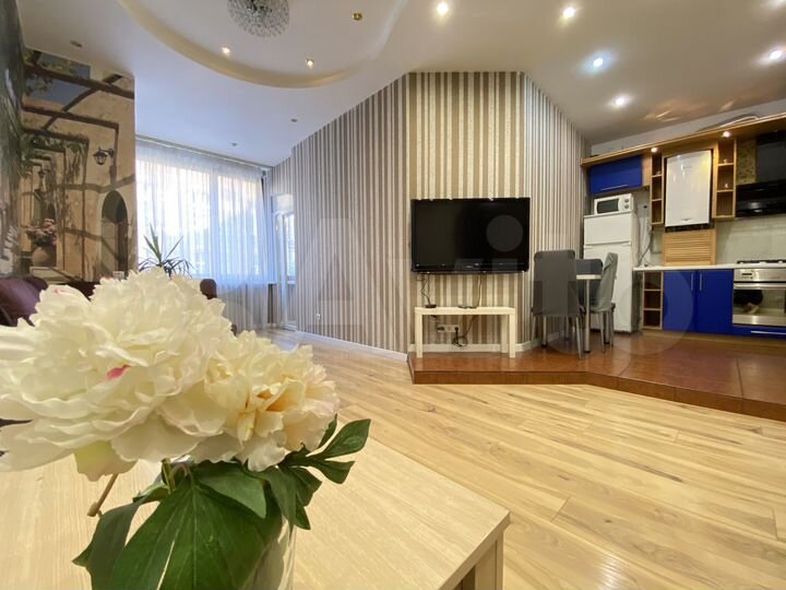 2-к. квартира, 50 м², 1/6 эт.