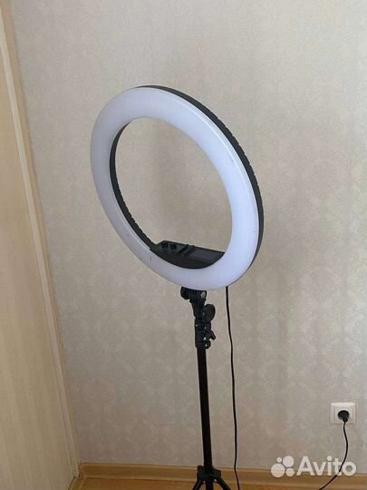 Кольцевая лампа со штативом бу