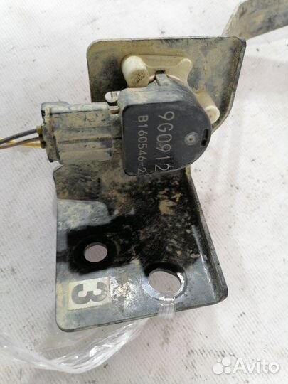 Датчик высоты дорожного просвета задний Toyota