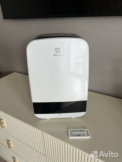 Увлажнитель Electrolux EHU-3315D sensehealthline
