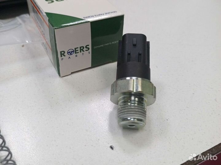 Датчик давления масла chrysler 300C 2005-2009