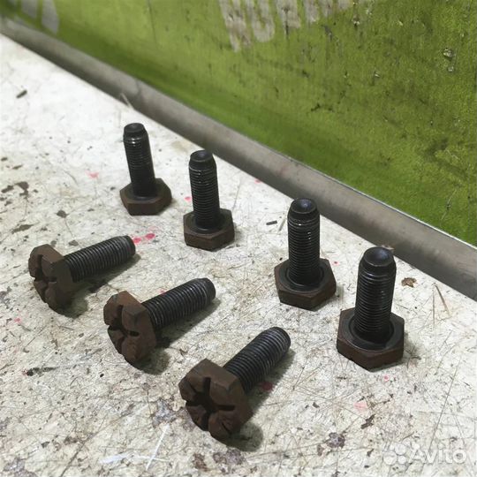 Болт маховика Рено Меган 2