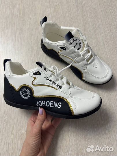 Кроссовки женские можно и мужские