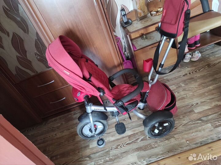 Детский велосипед с ручкой