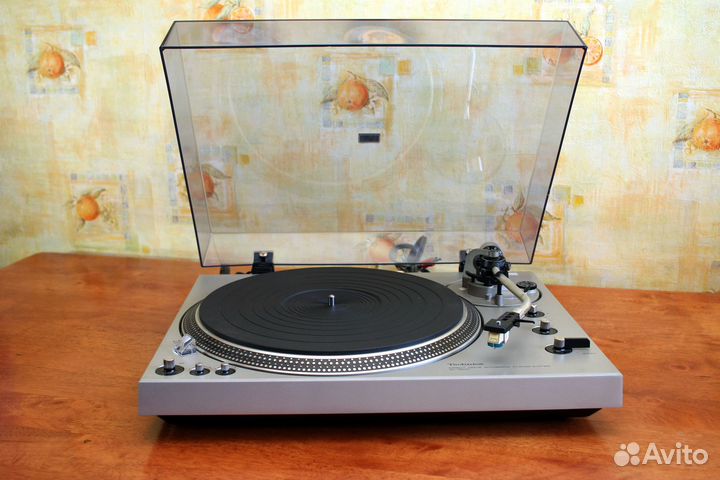 Виниловый проигрыватель Technics SL-1600
