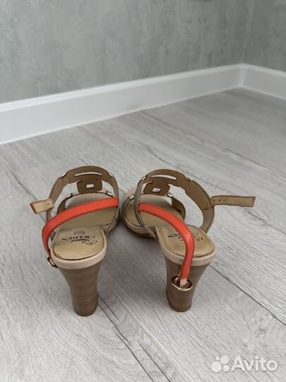 Босоножки женские 39 размер