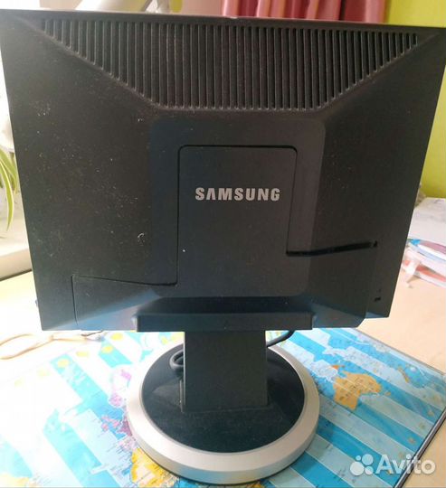 Монитор Samsung
