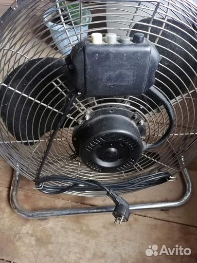 Вентилятор напольный Cameron