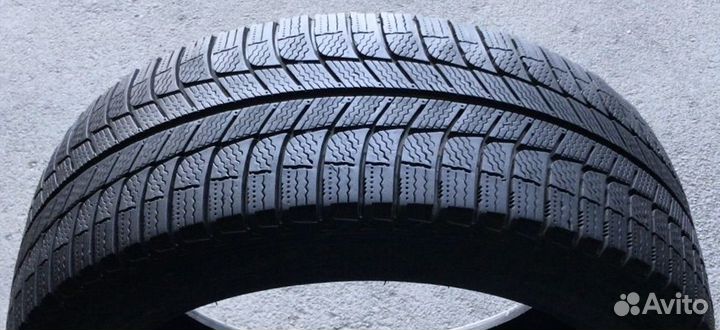 Michelin X-Ice XI3 235/45 R18