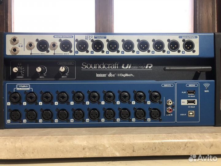 Микшерный пульт Soundcraft UI24R