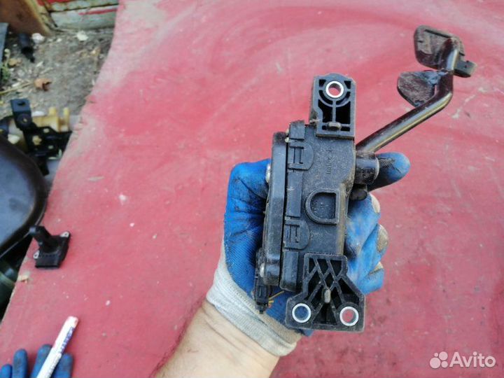 Педаль газа Audi A4 B6 AWX 1.9 TDI 2003