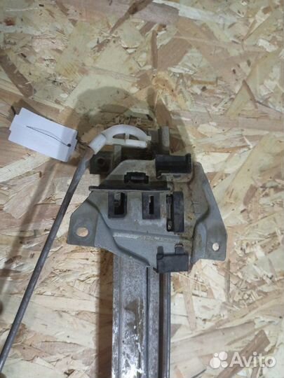 Стеклоподъемник электрический задний правый