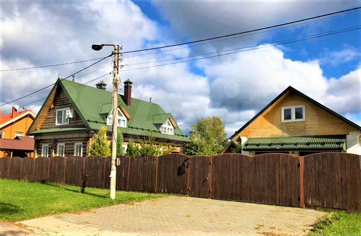 Дом 210 м² на участке 9 сот.