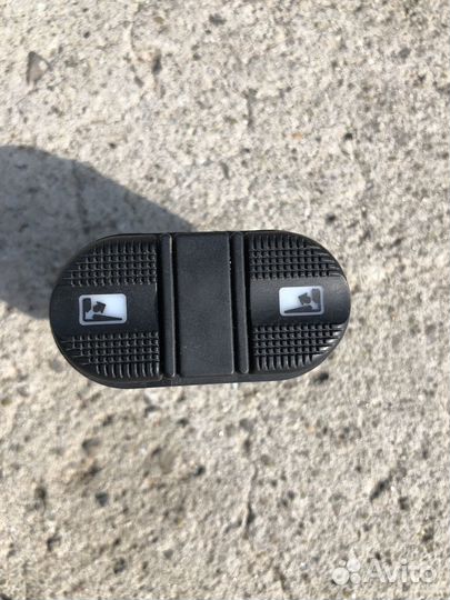 Кнопка стеклоподъемника Volkswagen Sharan
