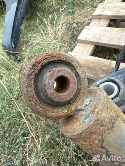 Lexus RX4 Амортизатор задний 3.5 4WD L/R