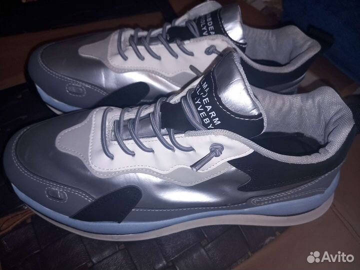 Кроссовки мужские 42 размер