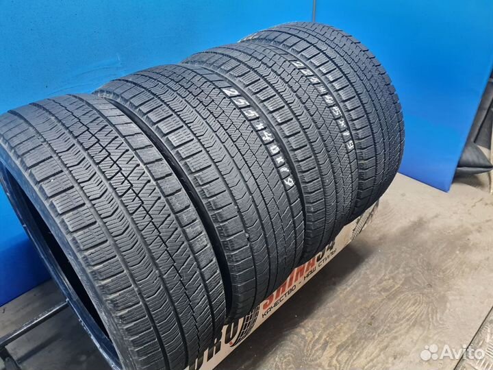 Bridgestone Blizzak Ice 255/40 R19 и 225/45 R19 96T