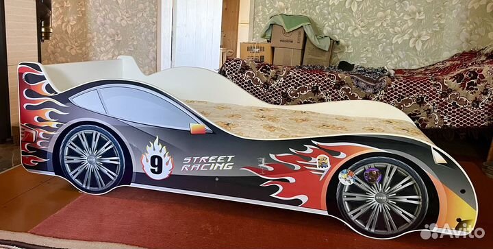 Кровать машина с матрасом