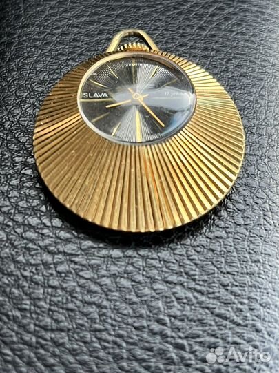 Часы -кулон слава. корпус позолота AU6