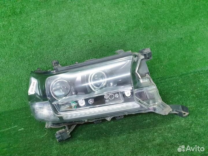 Фара правая Toyota Land Cruiser