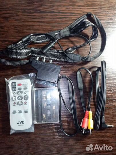 Видеокамера JVC GR-D420E