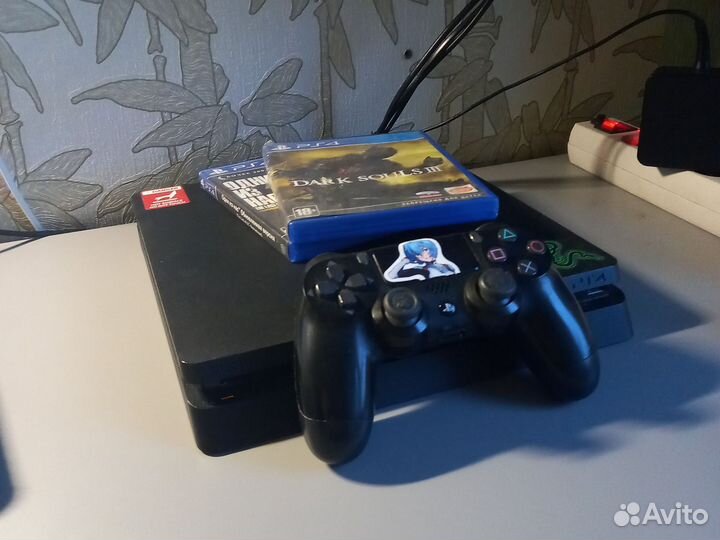 Игровая приставка ps4