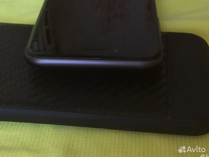 iPhone SE (2020), 128 ГБ