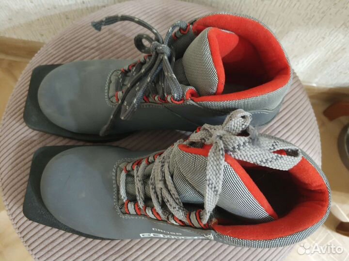 Лыжные ботинки