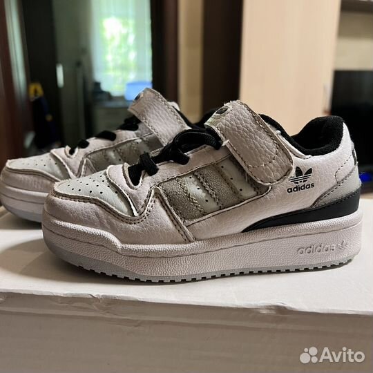 Кроссовки детские adidas 28 размер