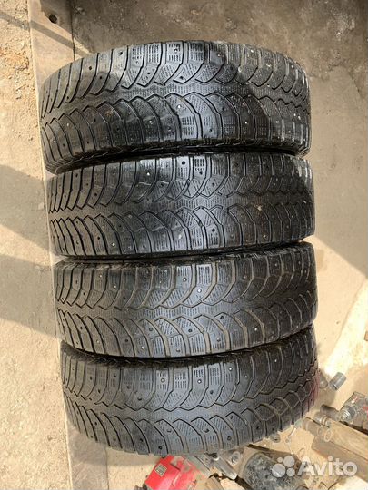 Bridgestone Blizzak Spike-01 175/70 R14 84T