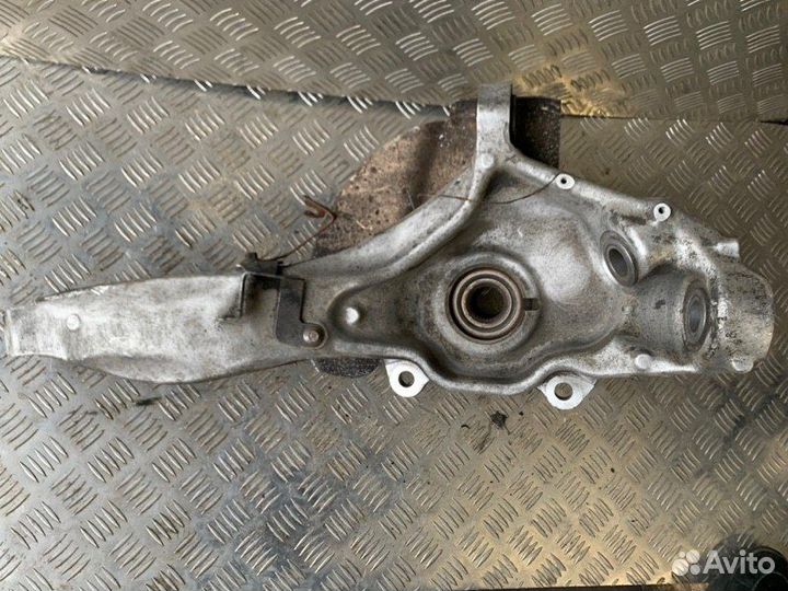 Кулак поворотный передний левый Land Rover