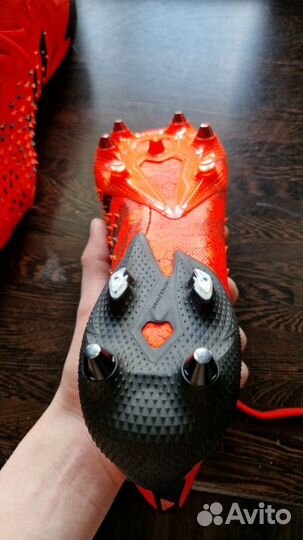 Футбольные бутсы Adidas predator