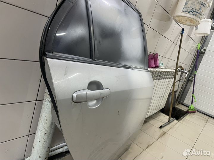 Toyota corolla 120 дверь задняя правая