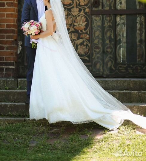 Свадебное платье со шлейфом 40-42