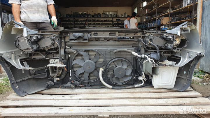 Радиатор охлаждения Фольксваген Touran 2003-2006