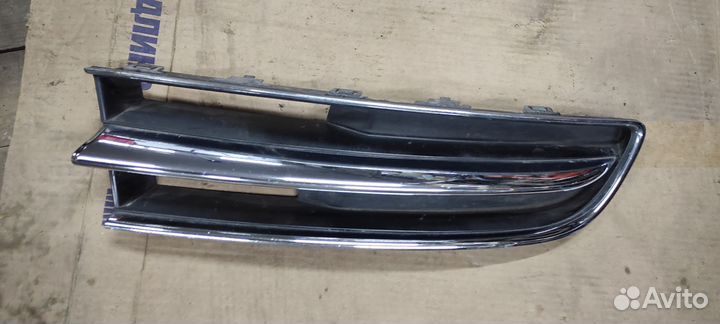 Решотка радиатора subaru Tribeca левая