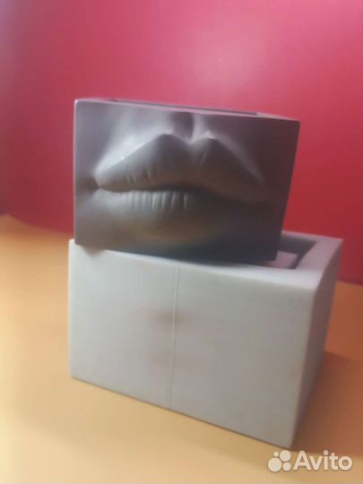 Силиконовая фoрма молд Кашпо Губы Джоли