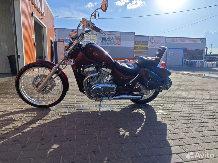 Suzuki Intruder 400