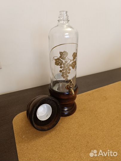 Графин-бутыль с краником