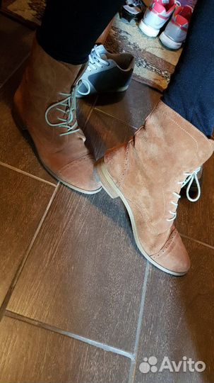 Полусапожки рыжие 38 и бежевые 39 рр