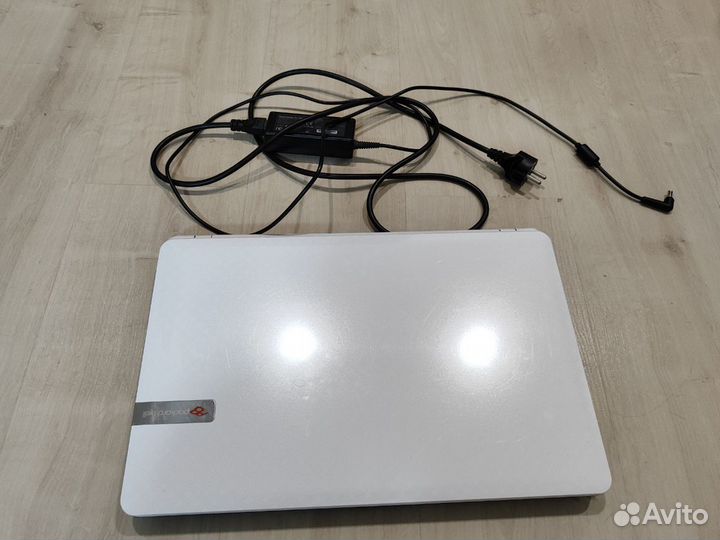 Ноутбук белый packard bell 17 дюймов i7 2640m 8Gb
