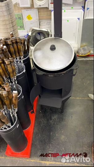 Казан чугунный. Казан с печкой. Казан узбекский
