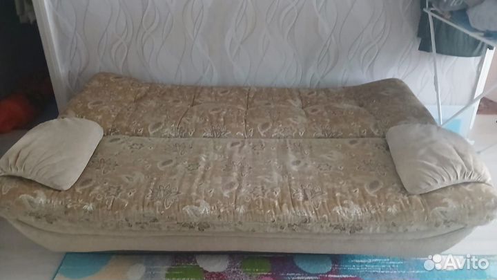 Диван