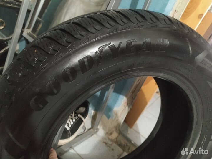 Goodyear UltraGrip Ice 6.50/10 R10 20