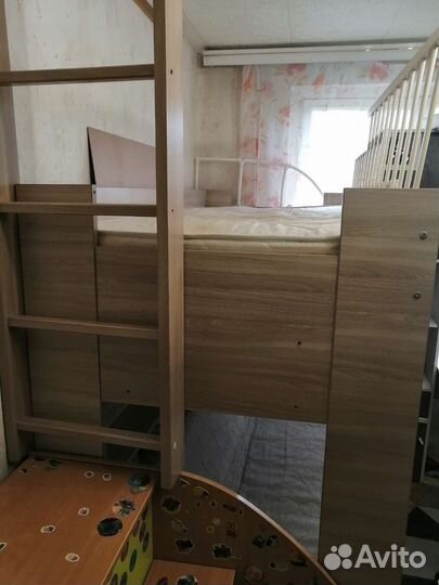 Двухъярусная кровать бу с матрасами