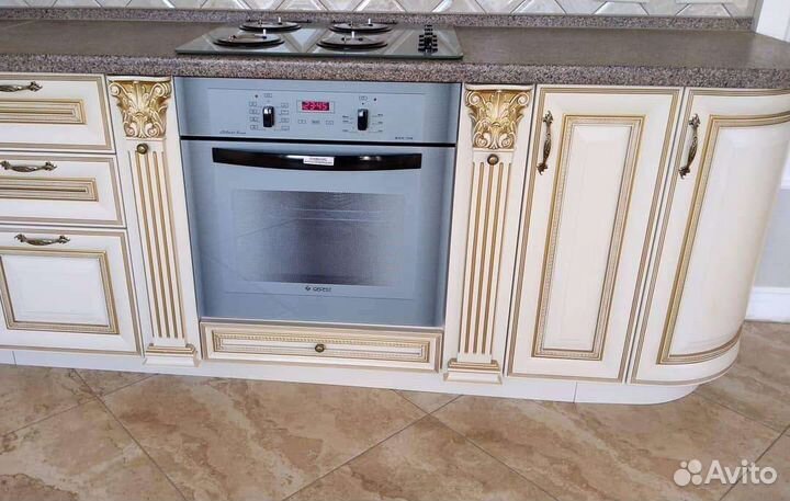 Кухонный гарнитур из массива дерева