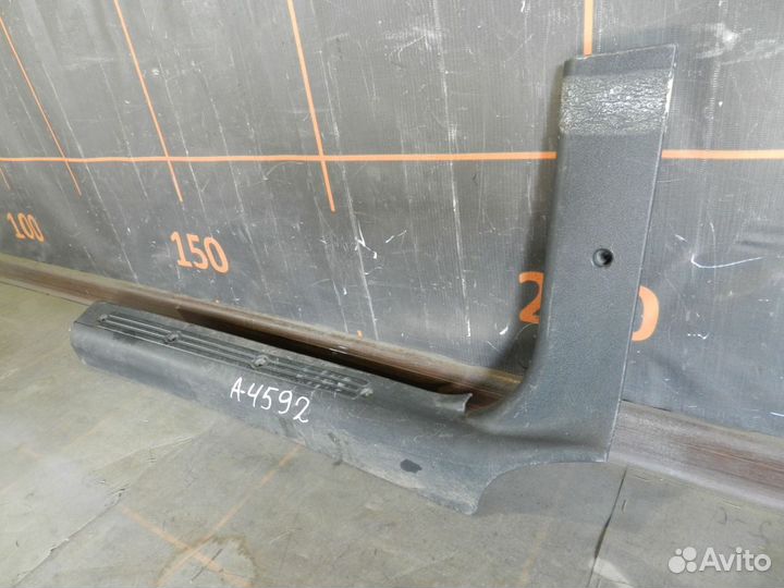 Накладка порога передняя левая - LADA Kalina 1