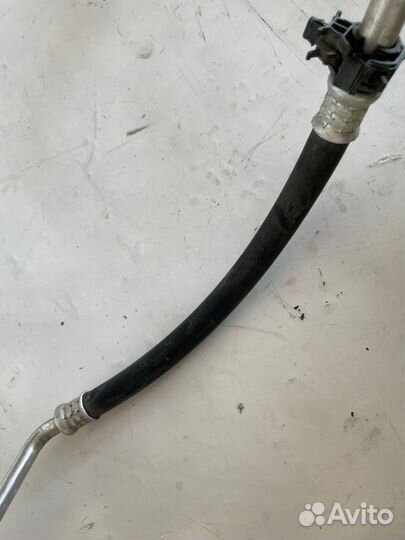 Трубка кондиционера толстая Toyota Camry V50/V55