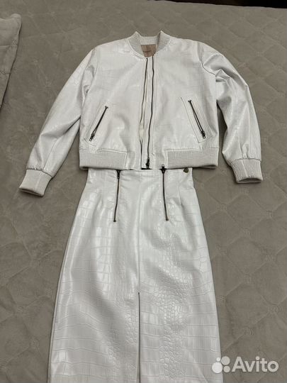 Костюм женский из экокожи Twinset 42