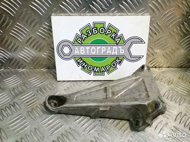 Кронштейн двигателя левый BMW 3 E30 1986г M20 B25